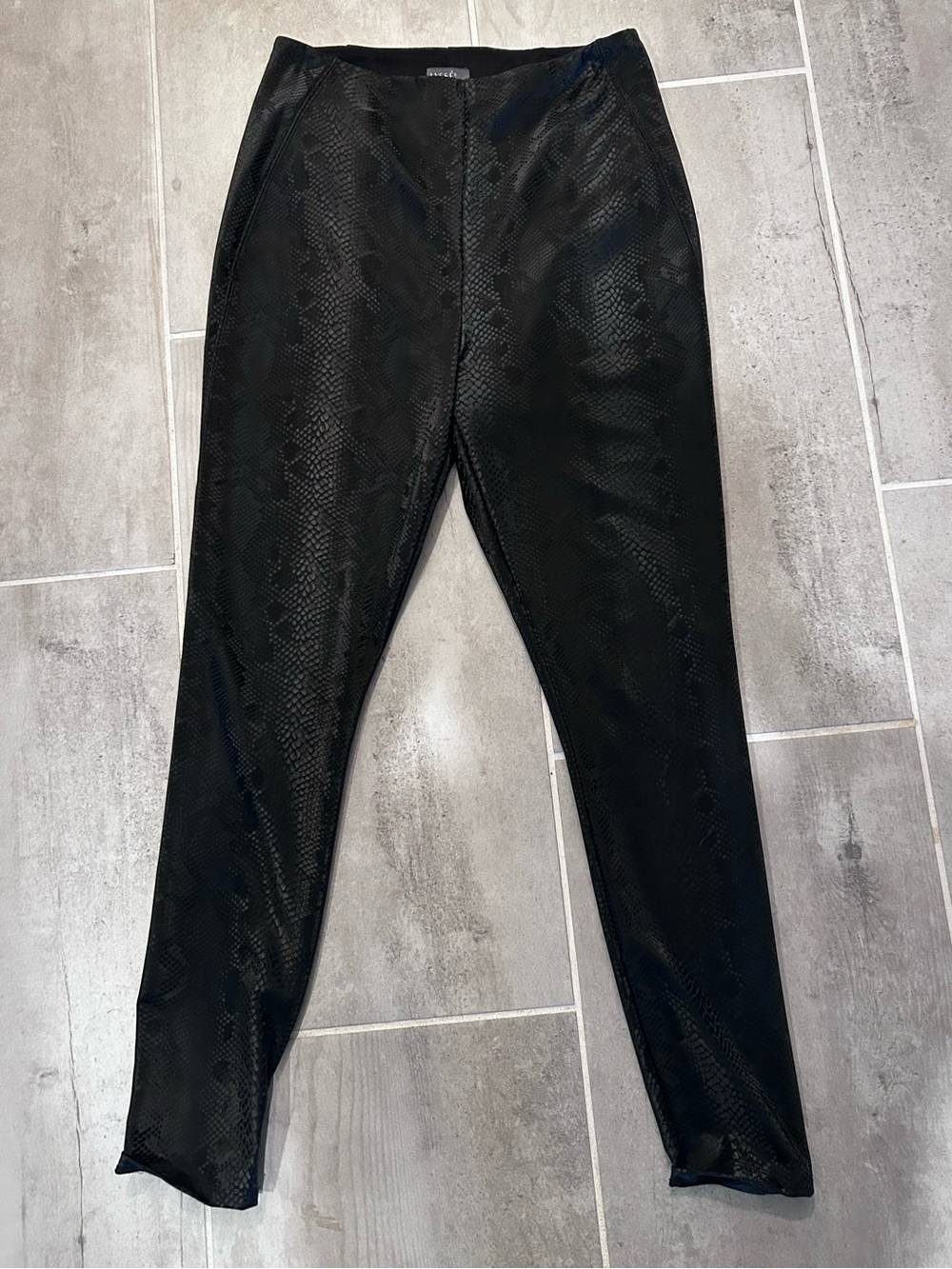 Lysse Black Women's Faux liquid-Leather Snake-Print stretch High-Rise leggings L